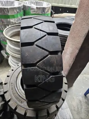 250×15 Solid Forklift Tyre – Heavy Duty