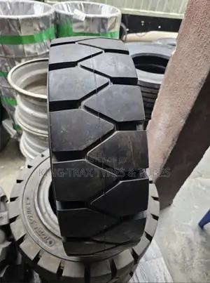 250×15 Solid Forklift Tyre – Heavy Duty