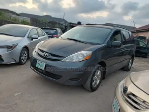 Toyota Sienna 2008 Gray