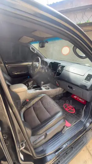 Toyota Hilux 2009 Black