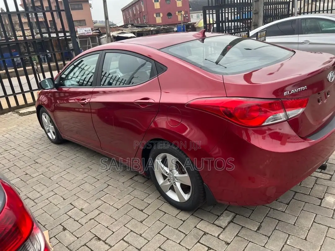 Hyundai Elantra GLS Automatic 2012 Red