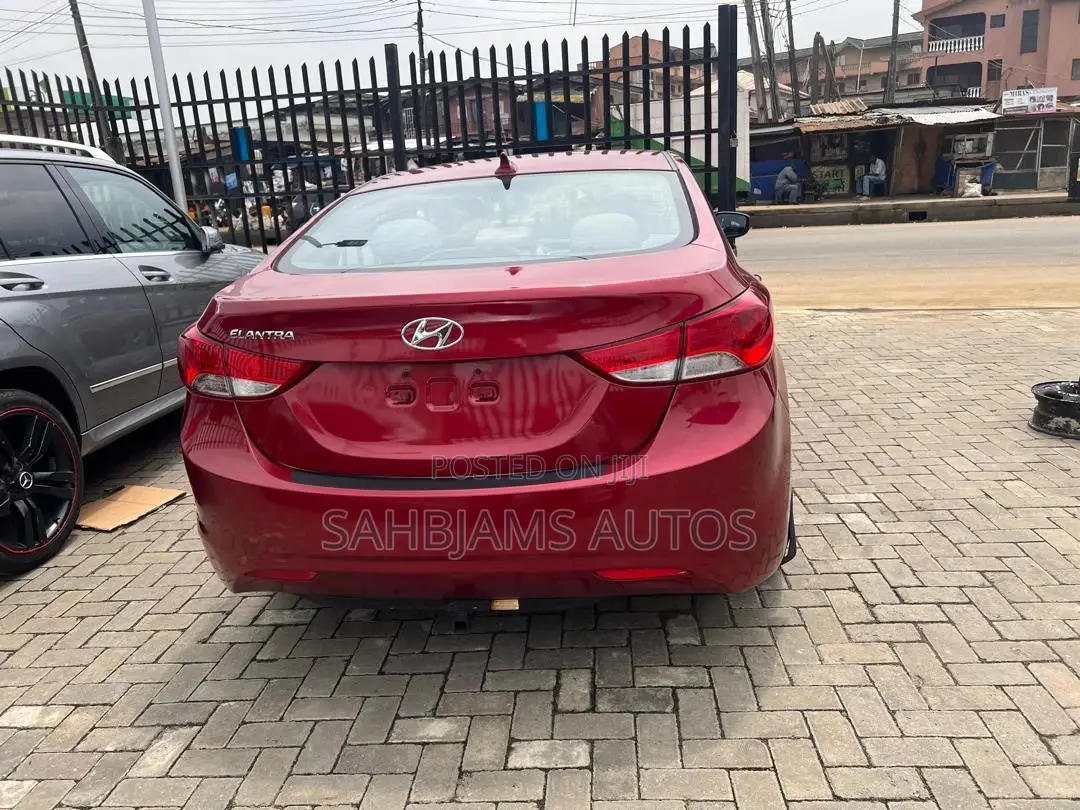 Hyundai Elantra GLS Automatic 2012 Red