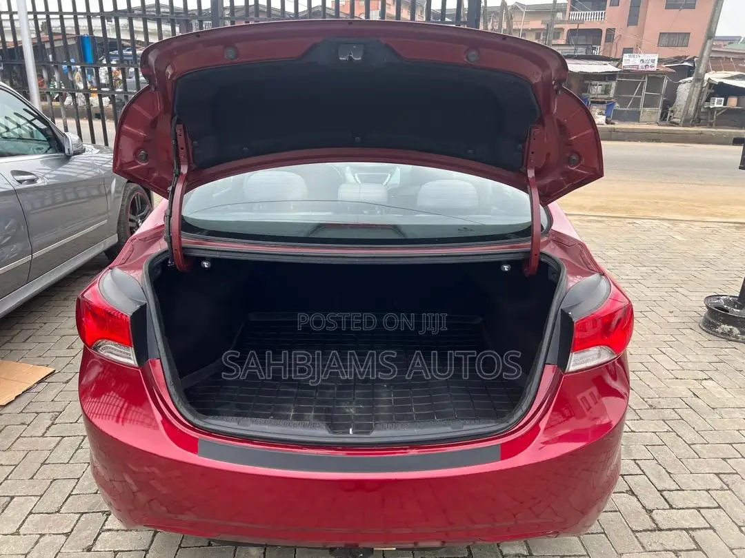 Hyundai Elantra GLS Automatic 2012 Red