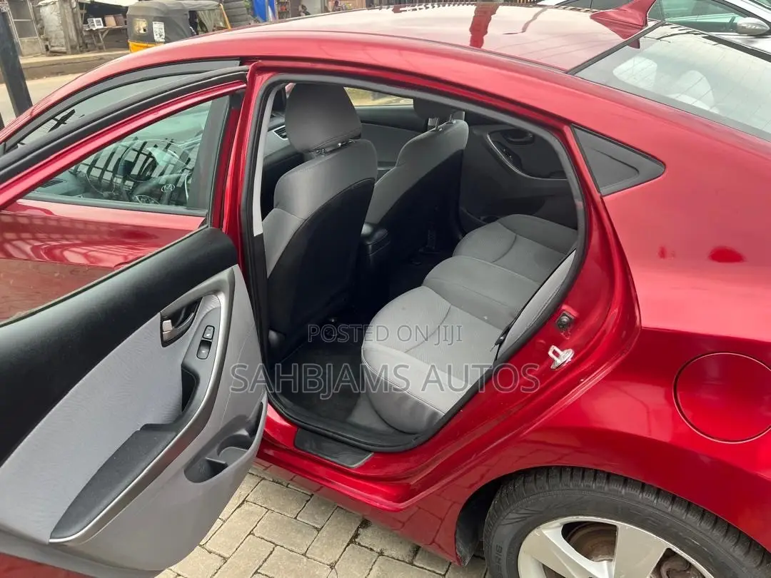 Hyundai Elantra GLS Automatic 2012 Red