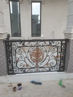 Premium Metal Handrails | Custom Designs Installation