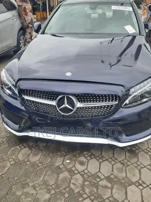 Mercedes-Benz C300 2016 Blue