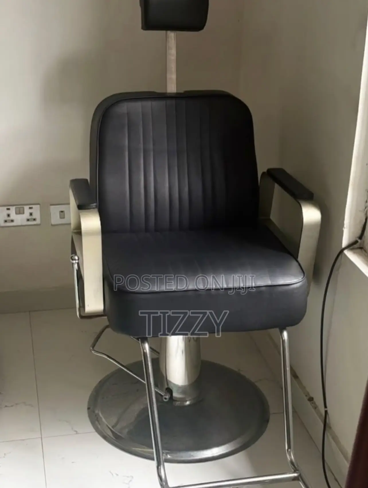 Adjustable Barber Chair
