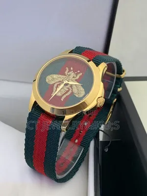 Gucci G-Timeless/Le Marché Des Merveilles Embroidered Gold Bee Dial
