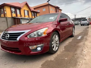 Nissan Altima 2015 Red