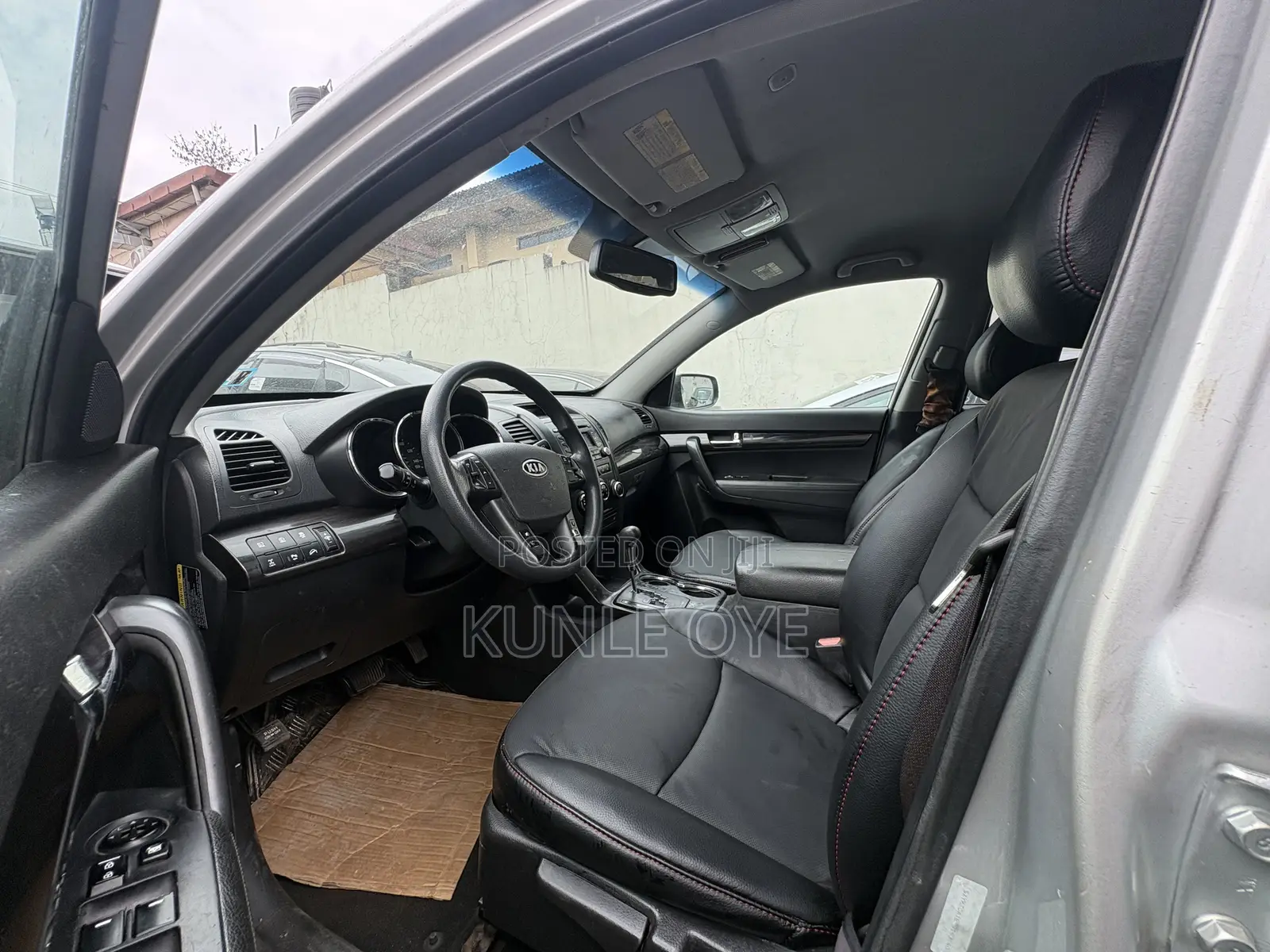Kia Sorento LX 2012 Silver