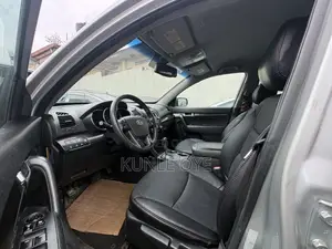 Kia Sorento LX 2012 Silver