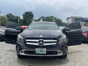 Mercedes-Benz GLA 250 2016 Purple
