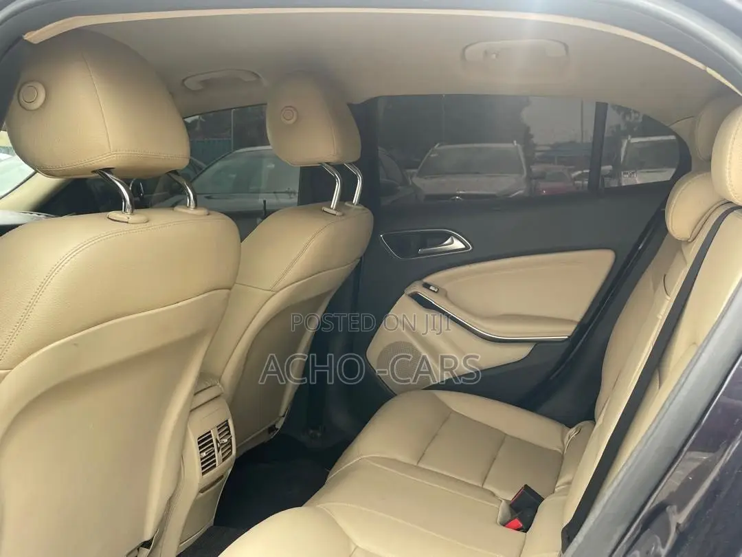 Mercedes-Benz GLA 250 2016 Purple