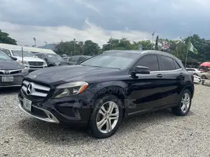 Mercedes-Benz GLA 250 2016 Purple