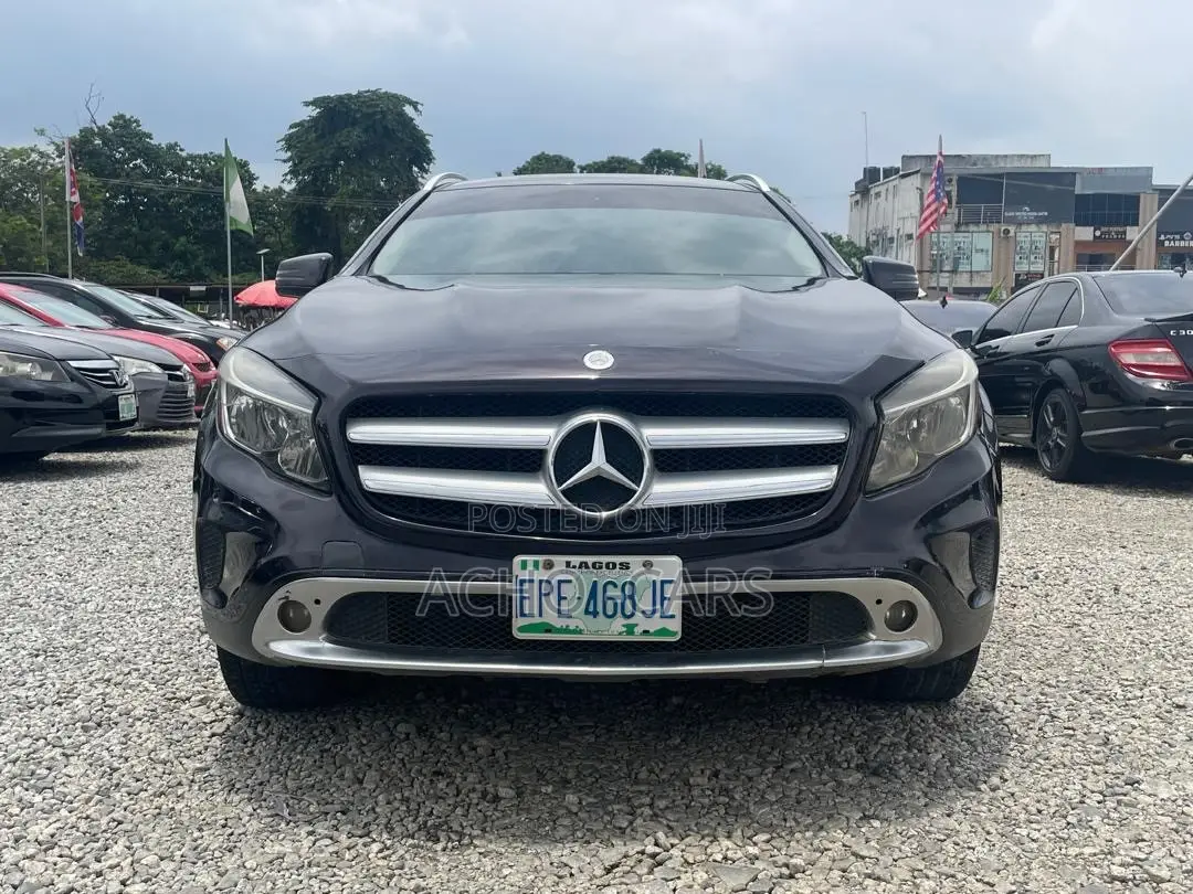 Mercedes-Benz GLA 250 2016 Purple