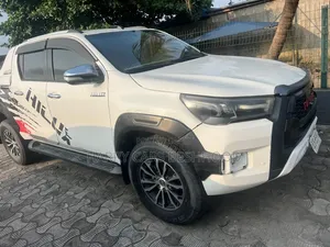 Toyota Hilux 2016 White