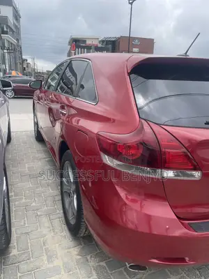 Toyota Venza XLE 2012 Red
