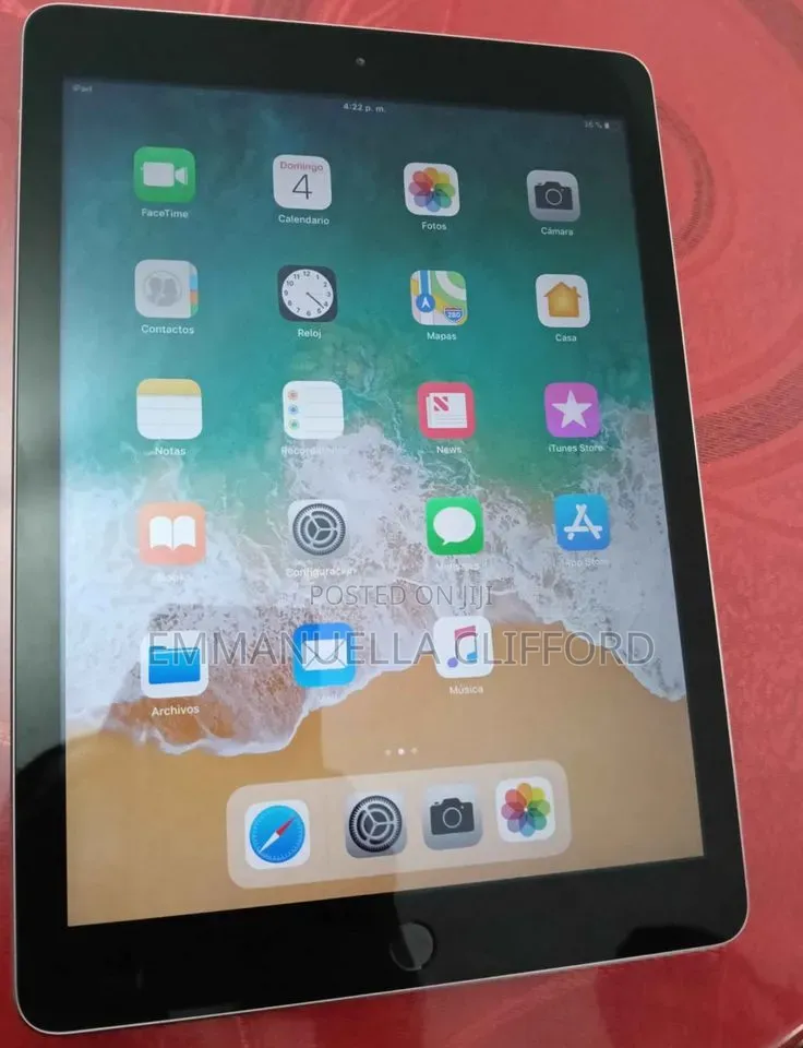 Apple iPad 9.7 4 GB Silver