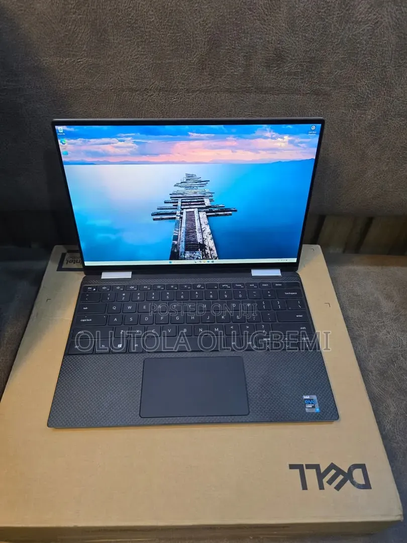 Laptop Dell Latitude 5320 2-in-1 1GB Intel Core i5 SSD 256GB