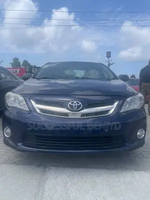 Toyota Corolla LE 4dr Sedan (1.8L 4cyl 4A) 2013 Blue