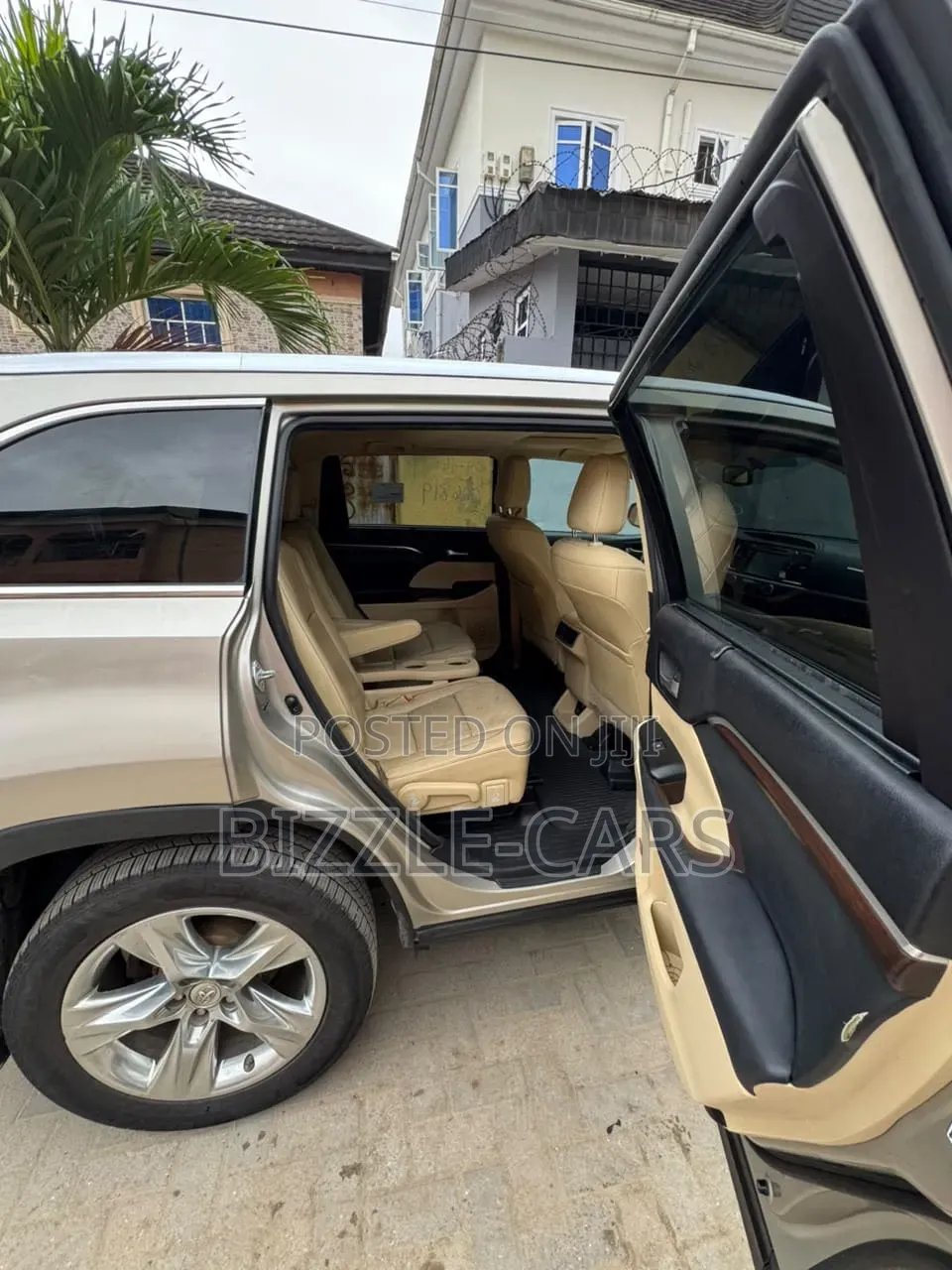 Toyota Highlander 2014 Gold