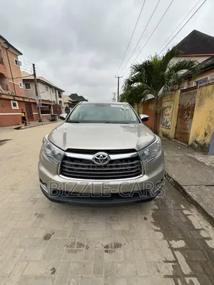 Toyota Highlander 2014 Gold