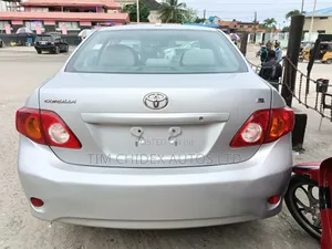 Toyota Corolla LE 4dr Sedan (1.8L 4 cyl 4A) 2009 Silver