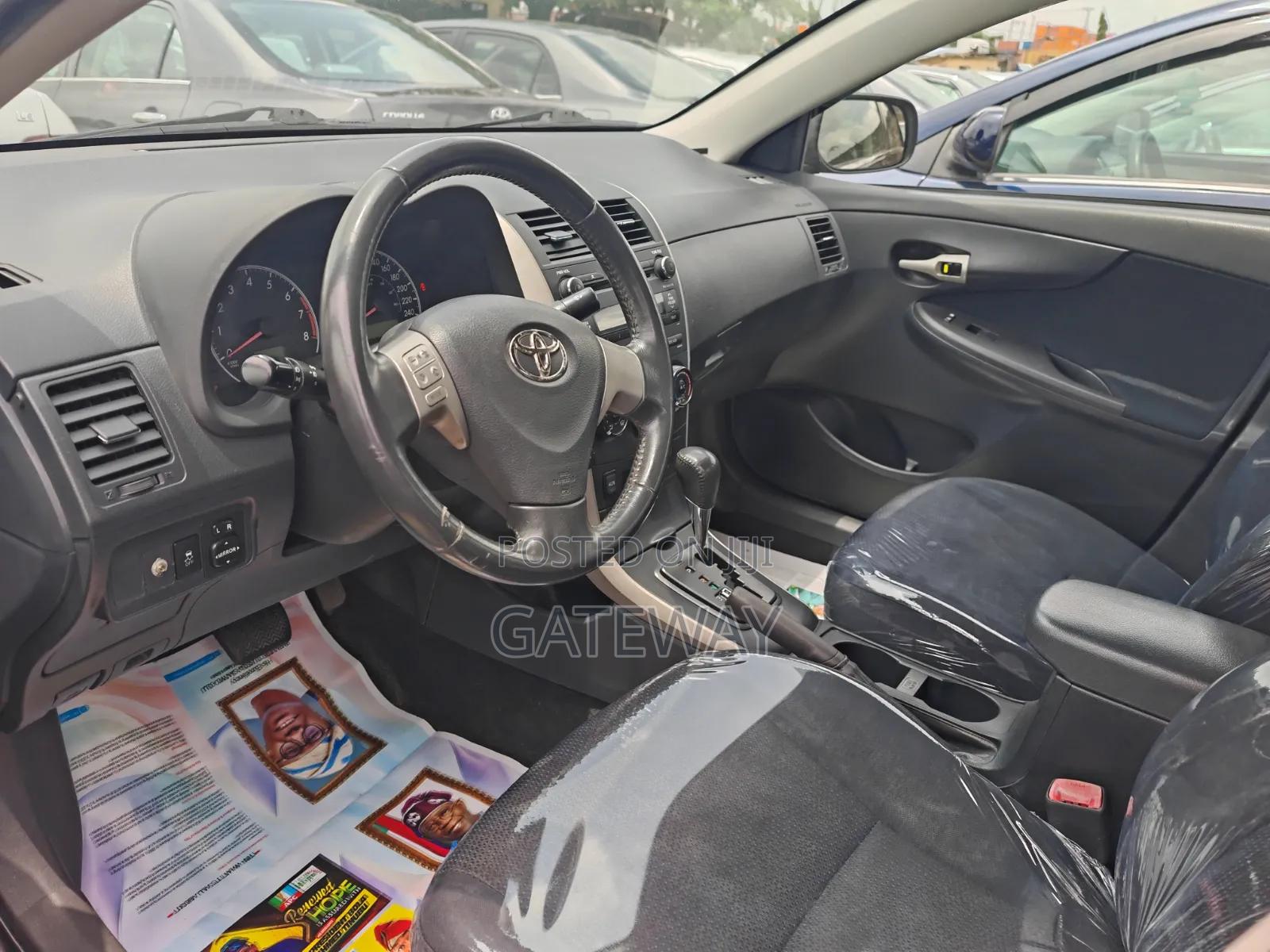 Toyota Corolla 2010 Black