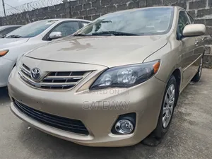 Toyota Corolla 2010 Gold
