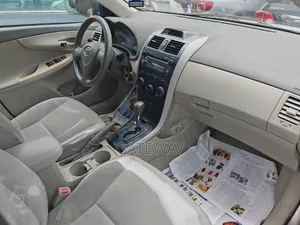 Toyota Corolla 2010 Gold