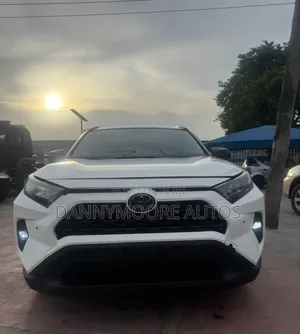 Toyota RAV4 2019 White