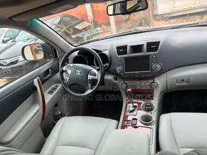 Toyota Highlander Limited 3.5l 4WD 2013 Blue