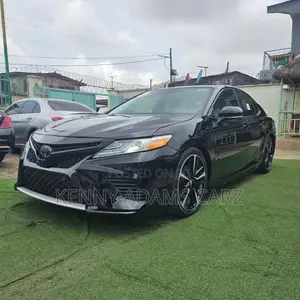 Toyota Camry XSE FWD (2.5L 4cyl 8AM) 2018 Black