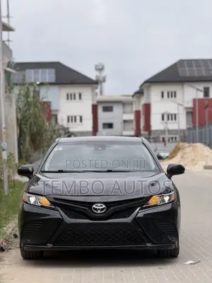 Toyota Camry SE FWD (2.5L 4cyl 8AM) 2018 Black