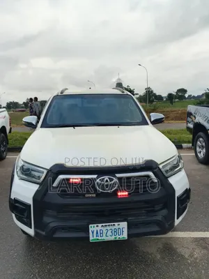 Toyota Hilux 2015 White