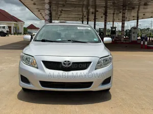 Toyota Corolla 2010 Silver