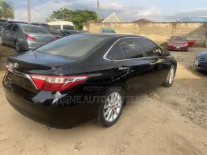 Toyota Camry XLE 4dr Sedan (2.5L 4cyl 6A) 2016 Black