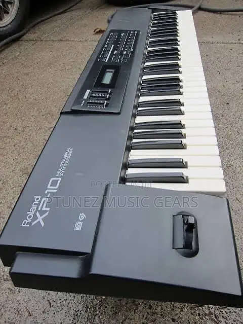 Roland Xp10 Synthertizer Keyboard