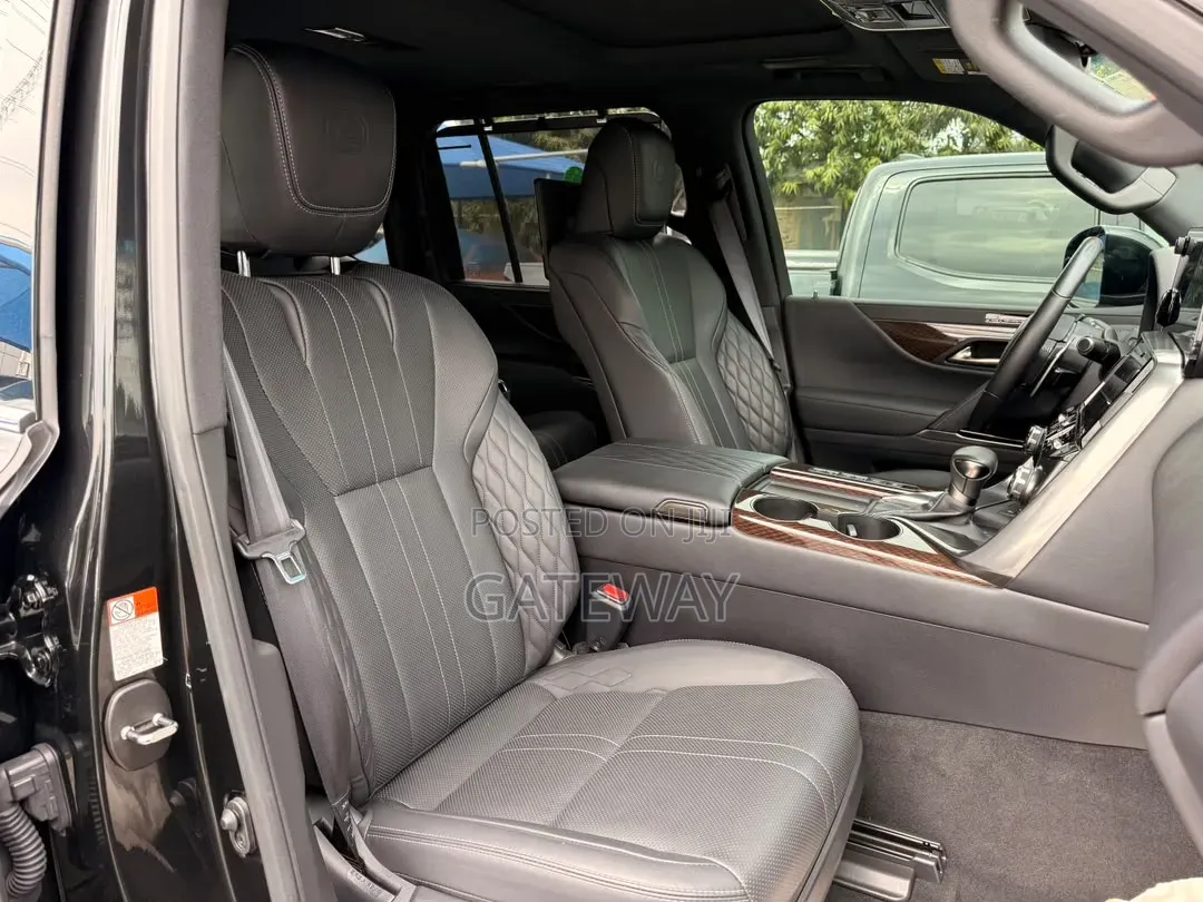 Lexus LX 600 2023 Black