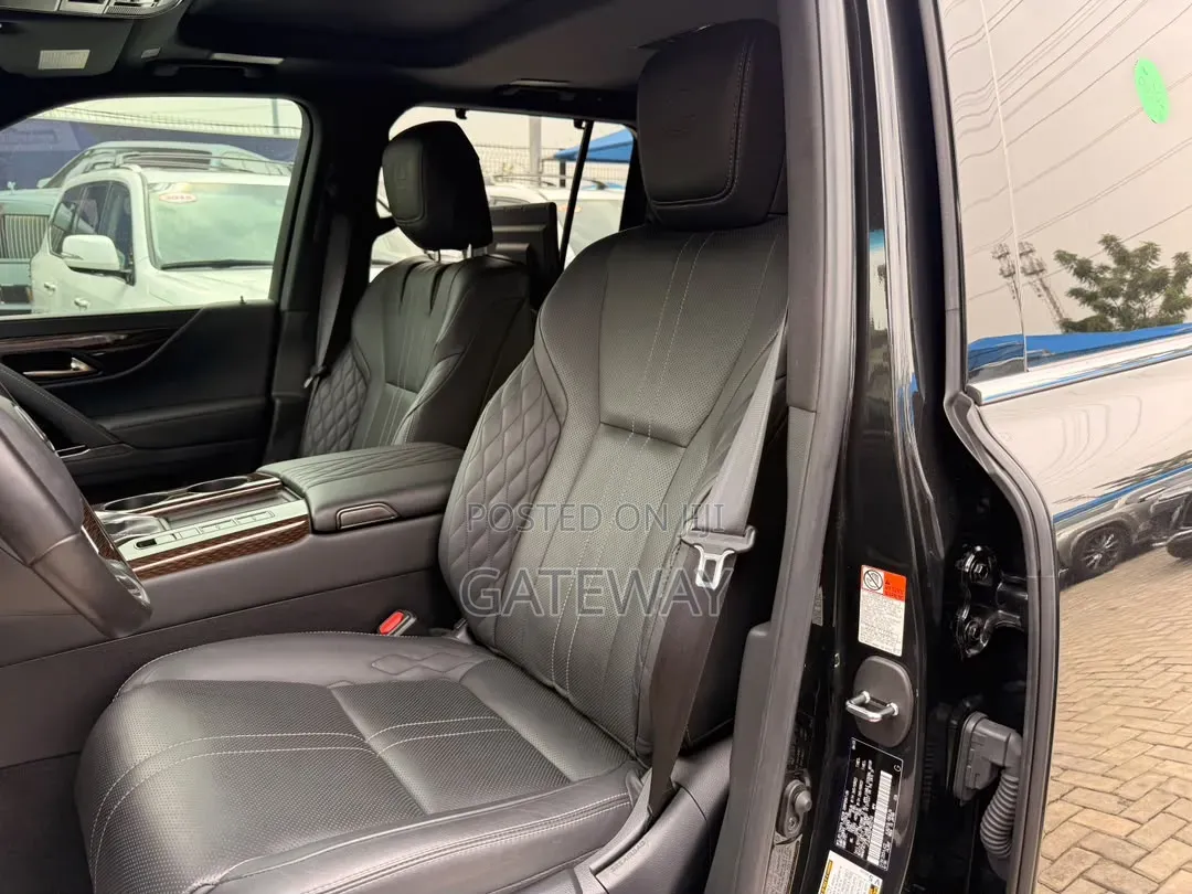 Lexus LX 600 2023 Black