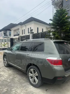 Toyota Highlander Limited 2010 Gray