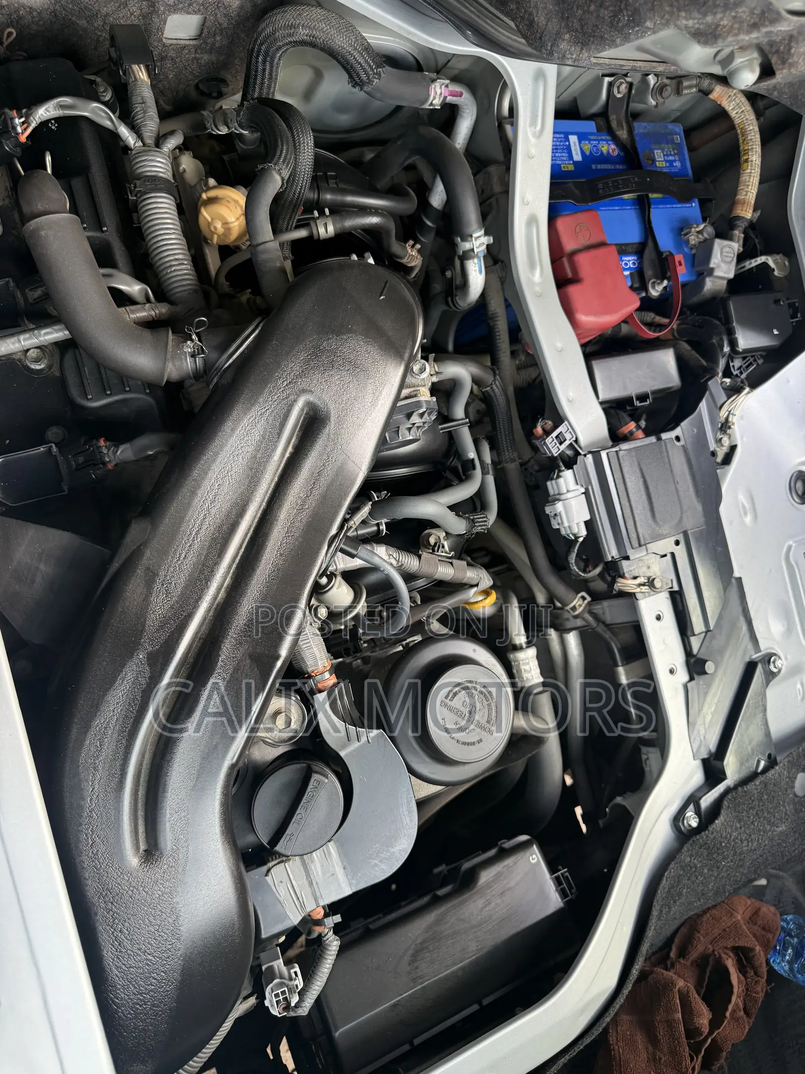 Toyota HiAce 2015 Silver