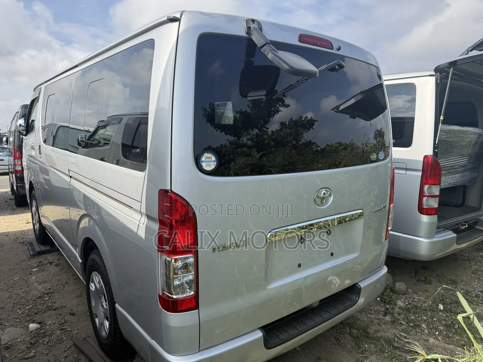 Toyota HiAce 2015 Silver