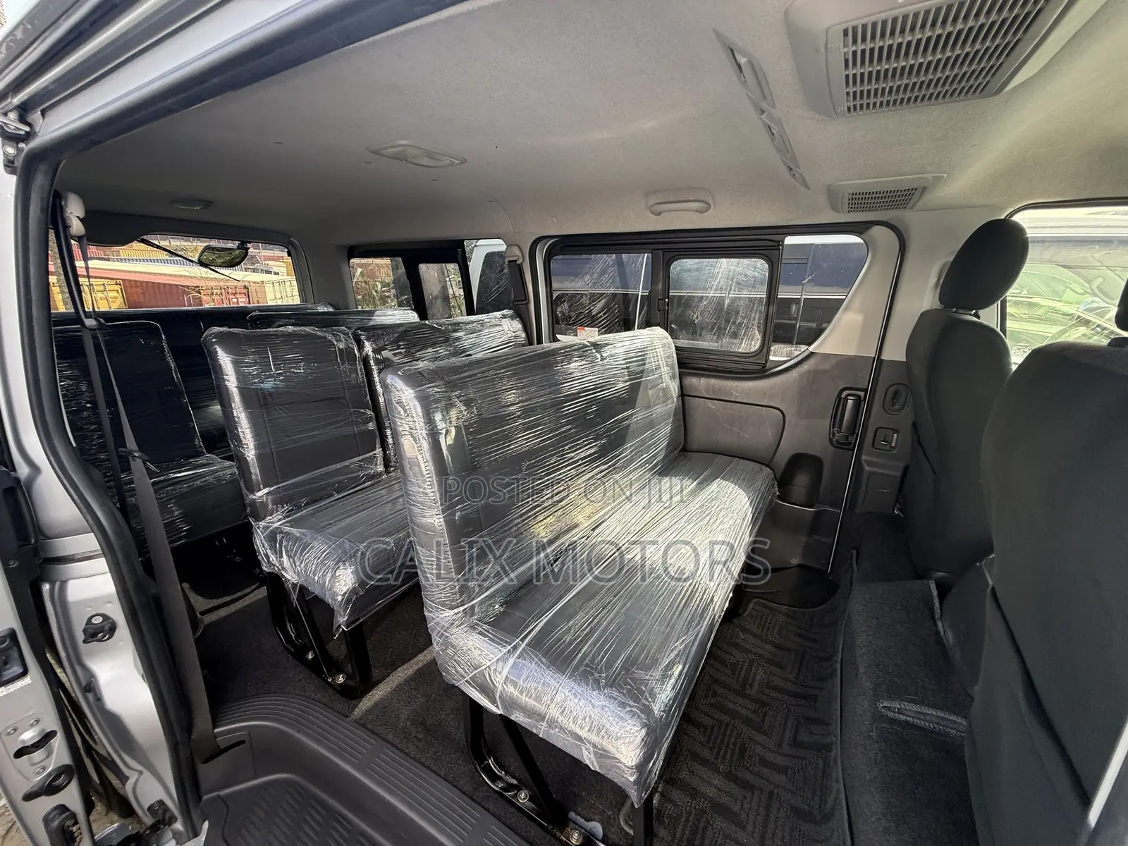 Toyota HiAce 2015 Silver