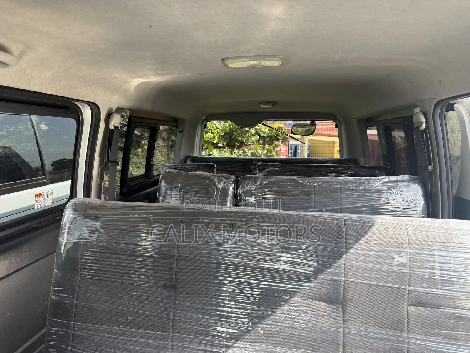 Toyota HiAce 2015 Silver