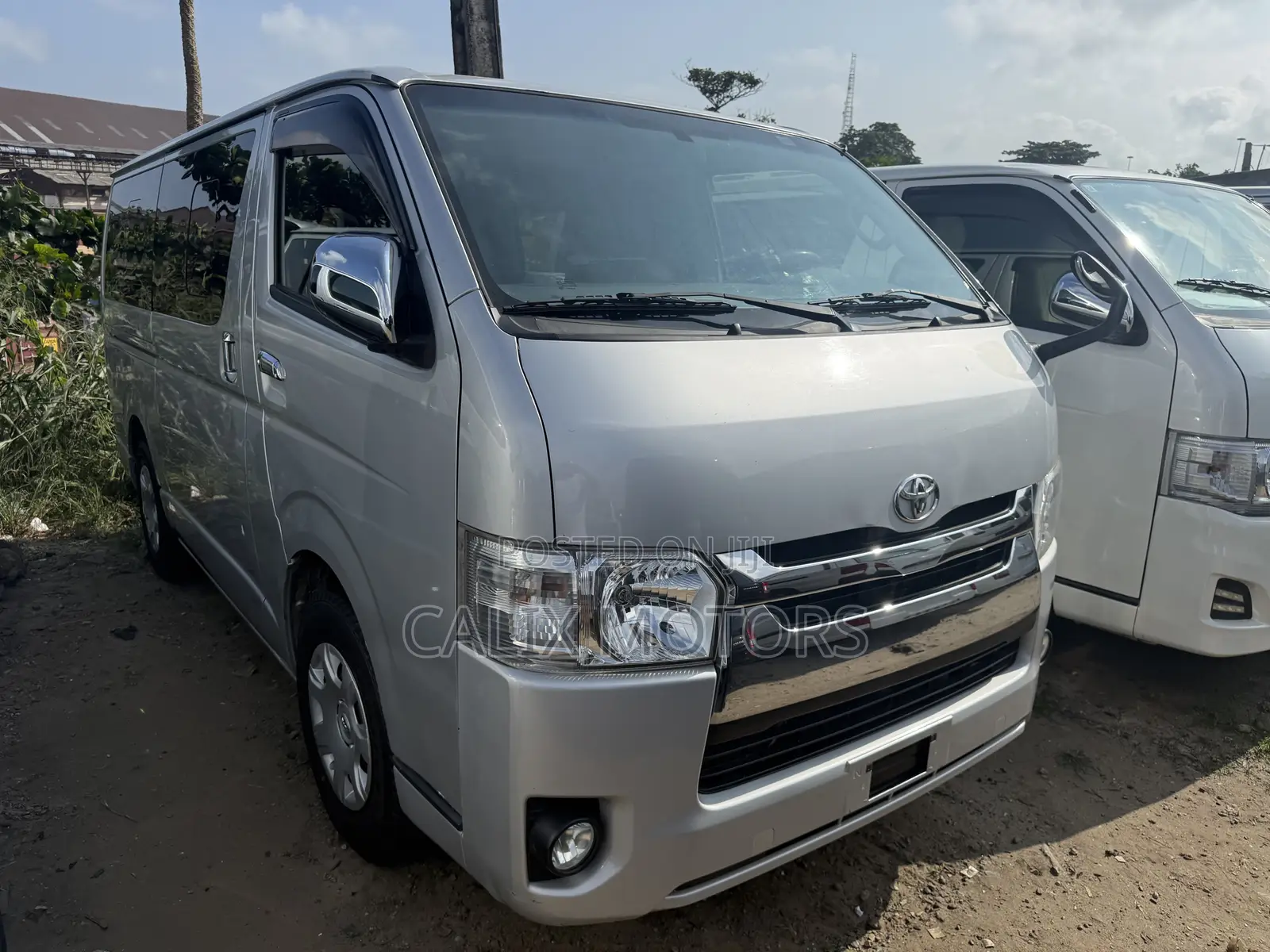 Toyota HiAce 2015 Silver