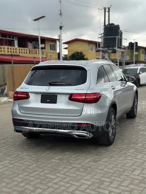 Mercedes-Benz GLC-Class GLC250 Sport Utility 4-Door (2.0L, 4cyl Turbo) Silver