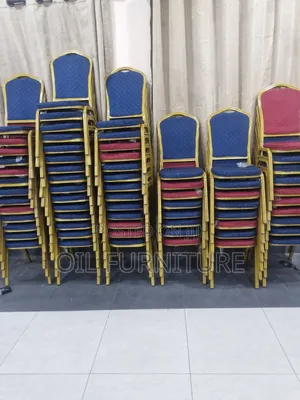 ​Durable Gold Metal Frame Banquet Chairs With Padded Cushion