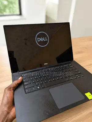 Laptop Dell Precision 5520 32GB Intel Xeon SSD 512GB