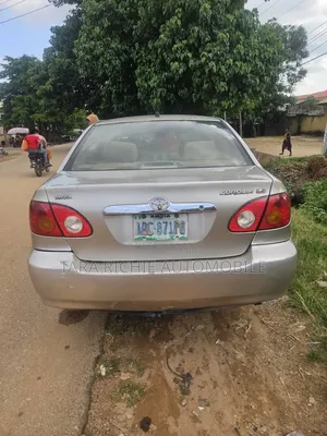 Toyota Corolla 2004 Gold